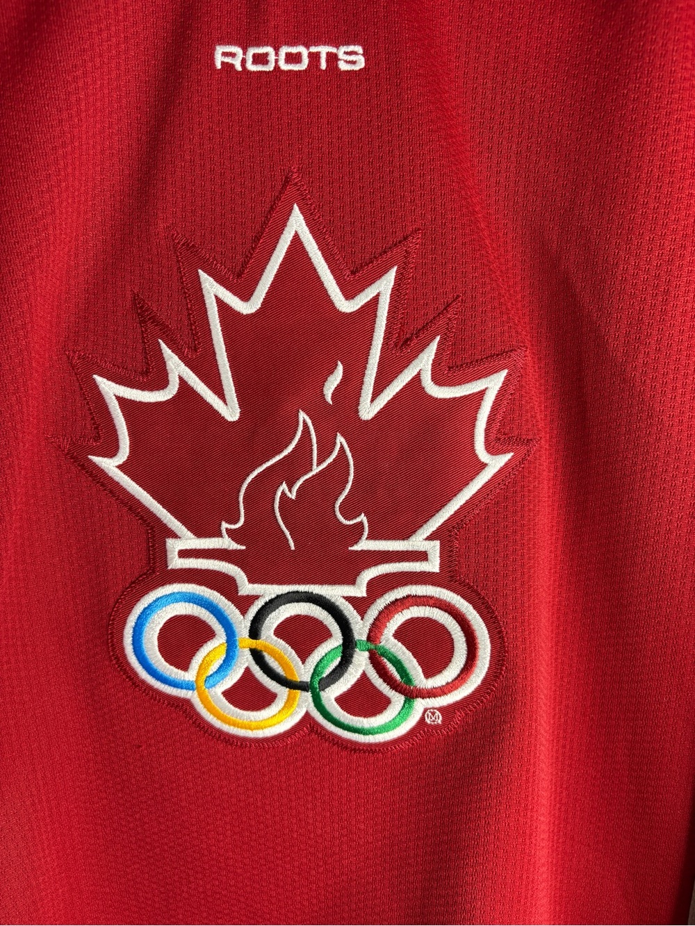 Vintage Roots Team Canada Women’s Sydney 2000 Olympics Hockey Jersey - Picture 2 of 7